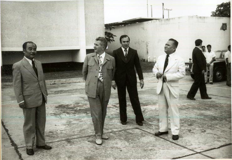 Vizita oficială a delegaţiei de partid şi de stat a României, condusă de preşedintele Nicolae Ceauşescu în R.D.P. Laos. În imagine Nicolae Ceauşescu cu Kaysone Phomvihane şi Sufanuvong. (26-28.V.1978)