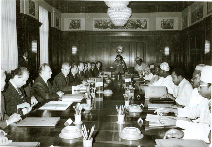 Vizita oficială în România a unei delegaţii nigeriene, condusă de şeful Guvernului militar federal, comandant suprem al Forţelor armate ale R.F. Nigeria, generalul-locotenent Olusegun Obasanjo.În timpul convorbirilor oficiale.(5-7.VI.1978)