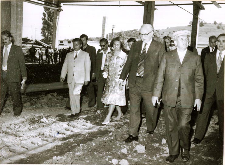 Vizita de lucru a preşedintelui Nicolae Ceauşescu şi a altor conducători de partid şi de stat în judeţul Sălaj. La fabrica de anvelope din Zalău.(21.VI.1978)