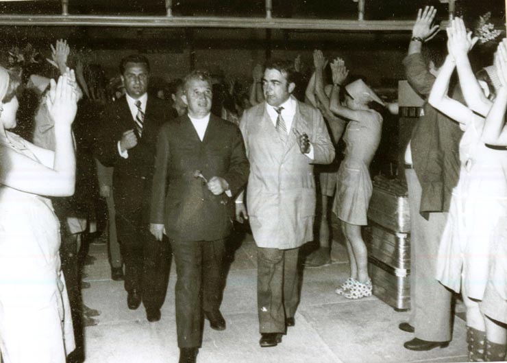 Vizita de lucru a preşedintelui Nicolae Ceauşescu şi a altor conducători de partid şi de stat în judeţul Satu Mare. La „Filatura” din Carei.(21.VI.1978)