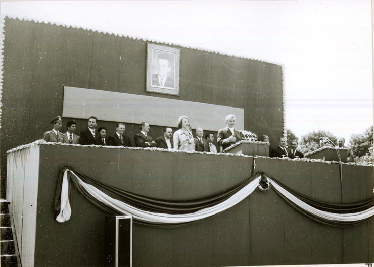 Vizita de lucru a preşedintelui Nicolae Ceauşescu şi a altor conducători de partid şi de stat în judeţul Satu Mare. Prezidiul Marii Adunări Populare din oraşul Carei. (21.VI.1978)