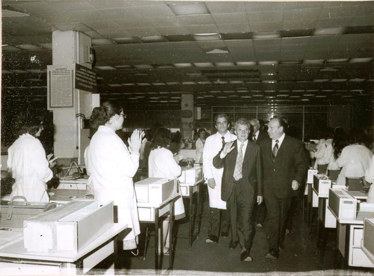 Vizita de lucru a lui Nicolae Ceauşescu şi a altor conducători de partid şi de stat în Capitală. La Întreprinderea de calculatoare electronice de pe platforma industrială Pipera, unde sunt înfăţişate cele mai recente calculatoare cu largi aplicaţii în diverse ramuri industriale.(24.VI.1978)