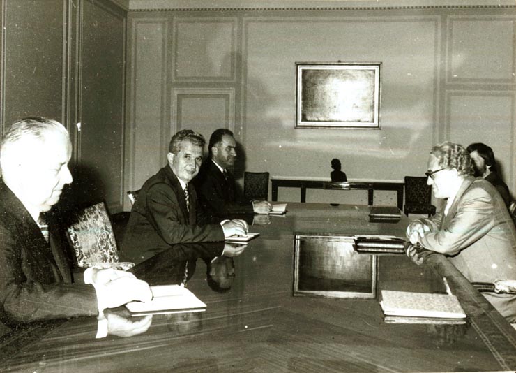 Nicolae Ceauşescu, secretar general al P.C.R., s-a întâlnit cu Joergen Jensen, preşedintele P.C. din Danemarca care, la invitaţia C.C. al P.C.R., a efectuat o vizită în România. Jensen a fost însoţit de Bernard Jeune, membru supleant al C.C. al P.C. din Danemarca.(3.VII.1978)