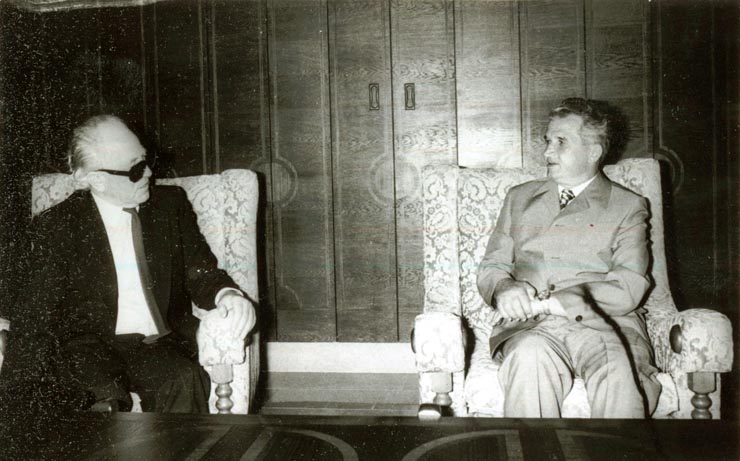 Nicolae Ceauşescu, secretar general al P.C.R., preşedintele R.S.R., preşedintele F.U.S., a primit, în staţiunea Neptun, delegaţia Partidului Liberal Radical – Venstre din Danemarca, condusă de preşedintele partidului, K.Helveg Petersen, aflat într-o vizită în România, la invitaţia F.U.S.(12.VII.1978)