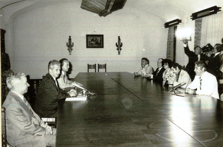 Nicolae Ceauşescu, secretar general al P.C.R., preşedintele R.S.R., a primit la staţiunea Neptun, delegaţia Consiliului Poporului din R.A. Siria, condusă de preşedintele Consiliului Mahmoud Madid, care, la invitaţia M.A.N., a făcut o vizită în România. Au participat: Nicolae Giosan şi Ştefan Andrei.(13.VII.1978)