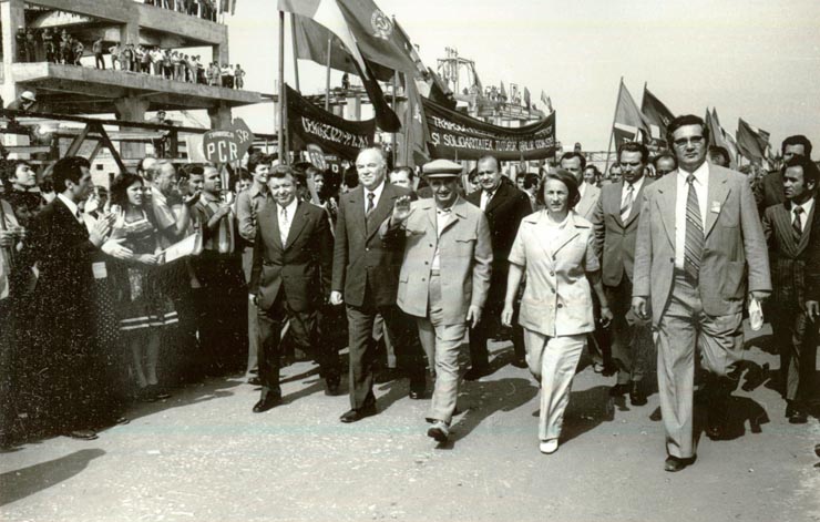 Vizita de lucru a preşedintelui Nicolae Ceauşescu, a altor conducători de partid şi de stat în municipiul şi judeţul Constanţa. În mijlocul constructorilor de la Midia – Năvodari.(9.VIII.1978)