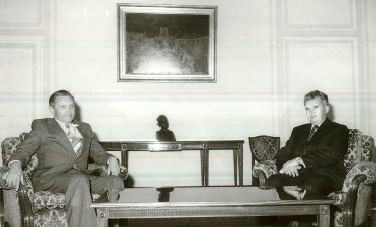 Primirea primului secretar al C.C. al P.C. Paraguayan, Antonio Maidana, care face o vizită în ţara noastră, la invitaţia C.C. al P.C.R.La întrevedere a luat parte Vasile Muşat, secretar al C.C. al P.C.R.(10.X.1978)