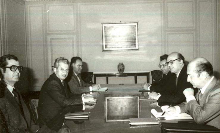 Nicolae Ceauşescu, secretar general al P.C.R., preşedintele R.S.R., a primit delegaţia Partidului Socialist Italian condusă de Bettino Croxi, secretar general al partidului, care, la invitaţia C.C. al P.C.R., face o vizită de prietenie în ţara noastră. La primire au participat: Dumitru Popescu, V. Muşat – secretari ai C.C. al P.C.R. şi Constantin Mirea – redactor-şef al ziarului „Scânteia”.(20.X.1978)