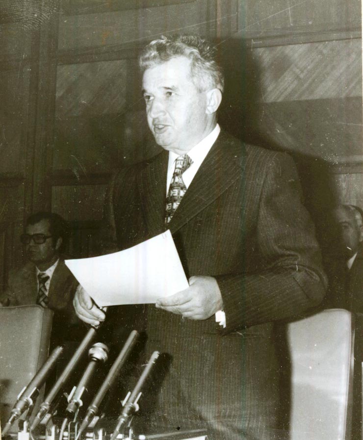 Nicolae Ceauşescu, secretar general al P.C.R., rostind cuvântul de încheiere a lucrărilor Plenarei C.C. al P.C.R.(1.XI.1978)