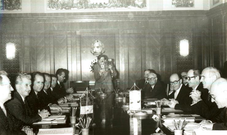 La invitaţia preşedintelui Nicolae Ceauşescu, între 8-11.XI.1978, a făcut o vizită de stat în România preşedintele federal al Republicii Austria, dr. Rudolf Kirchschläger. Începerea convorbirilor oficiale. Din partea română participă: Manea Mănescu, Cornel Burtică, Ştefan Andrei, Ion Avram, Nicolae Constantin, Ştefan Bîrlea – directorul Cabinetului Preşedintelui, Octavian Groza – ambasadorul României la Viena, ş.a. (8.XI.)(8-11.XI.1978)