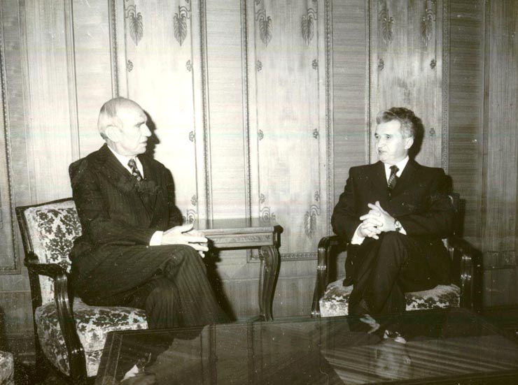 La invitaţia preşedintelui Nicolae Ceauşescu, dr. Rudolf Kirchschläger, preşedintele federal al Republicii Austria, a făcut o vizită oficială în România, între 8-11.XI.1978.Continuarea convorbirilor dintre cei doi preşedinţi (9.XI.).(8-11.XI.1978)