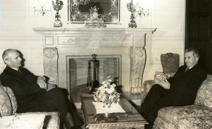 Preşedintele federal al Republicii Austria, dr. Rudolf Kirchschläger, a făcut o vizită de stat în România, la invitaţia preşedintelui Nicolae Ceauşescu. Continuarea convorbirilor dintre cei doi preşedinţi (10.XI.).(8-11.XI.1978)