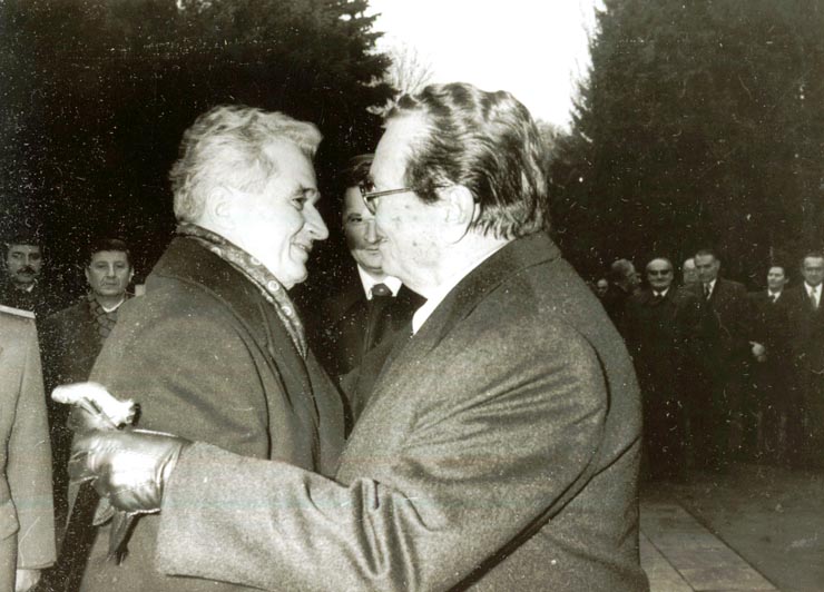 La invitaţia preşedintelui Iosip Broz Tito, preşedintele Nicolae Ceauşescu a făcut, între 16-17.XI.1978, o vizită oficială în R.S.F. Iugoslavia.(16-17.XI.1978)