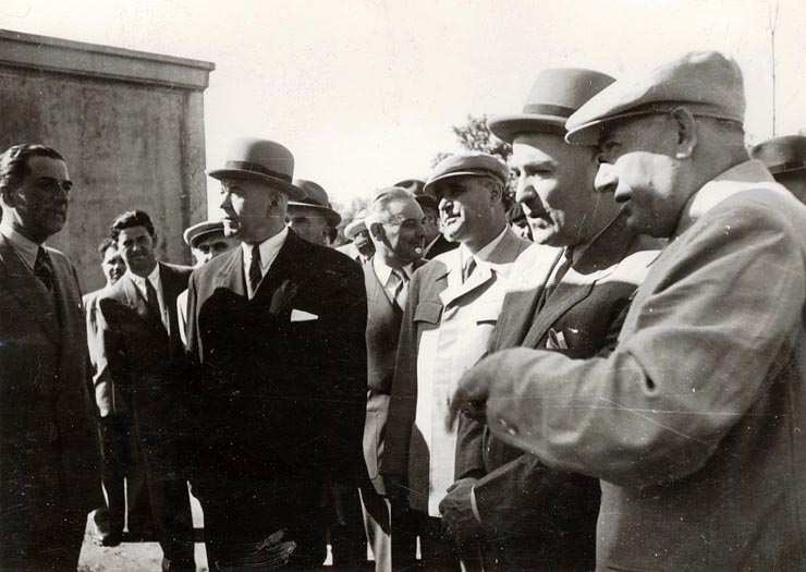 Gheorghe Gheorghiu –Dej, Vasile Luca,  Ş.I. Kavtaradze, Petre Borilă, vizitând parcul de cultură şi odihnă „I.V. Stalin”, după inaugurare. (1.05.1951).