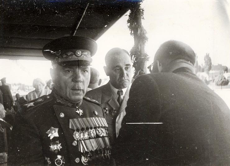 Gheorghe Gheorghiu –Dej, K.E. Vorosilov, ş.a., în tribuna oficială cu prilejul sărbătoririi zilei de 23 august 1951. (23.08.1951).