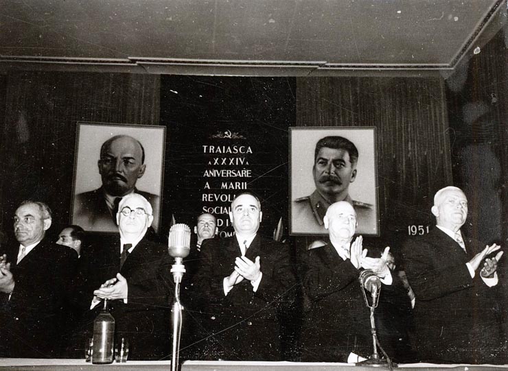 Gheorghe Gheorghiu –Dej. C.I.Parhon, Vasile Luca, Petru Groza, V.P. Nichitin în prezidiul şedinţei solemne consacrată celei de-a 34-a aniversări a Marii Revoluţii Socialiste din Octombrie (Sala Ateneului R.P.R.).(6.11.1951).