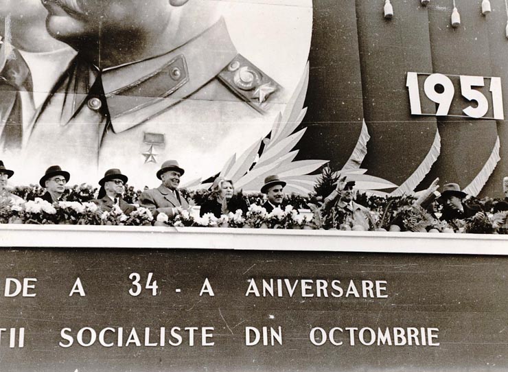 Dej, C.I. Parhon, Kavtaradze S.I, Ana Pauker,  Petru Groza, Teohari Georgescu, V.P. Nichitin, M.B. Mitin, în tribuna oficială la demonstraţia organizată cu prilejul celei de-a 34-a aniversări a Marii Revoluţii Socialiste din Octombrie (Piaţa Aviatorilor). (7.11.1951)