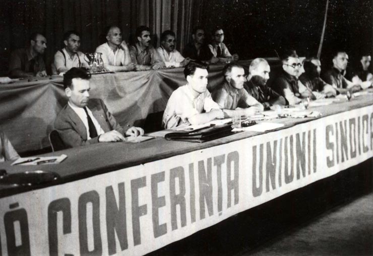 Aspect de la Conferinţa Uniunii Sindicatelor C.F.R., unde Gheorghe Gheorghiu –Dej a vorbit despre problemele care interesează masele muncitoare şi funcţionarii de la C.F.R. Sunt prezenţi: Chivu Stoica, Bâgu Vasile, ş.a. (03.07.1946).