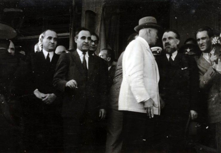 Miting în Gara Băneasa cu prilejul întoarcerii în ţară a delegaţiei române care a participat la Conferinţa Păcii de la Paris. Din delegaţie au făcut parte: Gheorghe Gheorghiu –Dej, Şt. Voitec, Gh. Tătărăscu, P. Groza, I.G. Maurer. (21.09.1946).