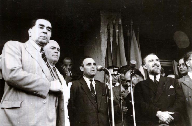 Gheorghe Gheorghiu –Dej vorbind pe peronul Gării Băneasa, cu prilejul înapoierii în ţară de la Conferinţa Păcii de la Paris. Sunt de faţă: Şt. Voitec, Gh. Tătărăscu, P. Groza, M. Constantinescu. (21.09.1946).