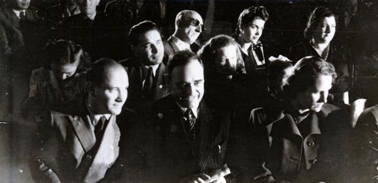 Festivitate cu prilejul deschiderii noului teatru C.F.R. Giuleşti. Participă Gh. Gheorghiu–Dej, Th. Georgescu, P. Groza, Gh. Apostol, Chivu Stoica, Elisabeta Luca, T. Săvulescu, ş.a. (27.09.1946).