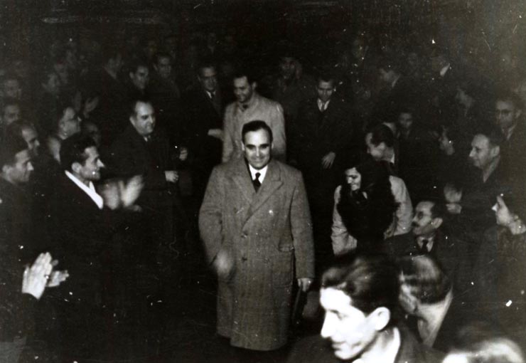 Gh. Gheorghiu–Dej sosind la marea întrunire B.P.D. a inginerilor şi tehnicienilor din sala cinematografului „Aro”. (9.11.1946).