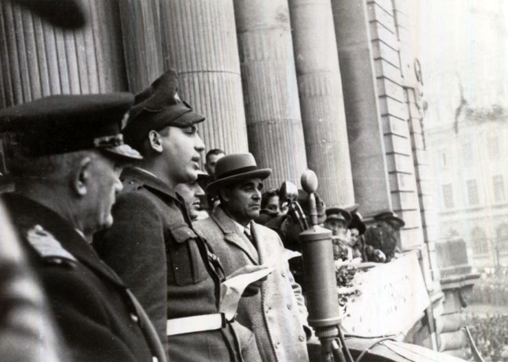 Gh. Gheorghiu–Dej la marea întrunire B.P.D. a soldaţilor şi ofiţerilor din Piaţa Universităţii. A mai participat G-ral V. Răşcanu, ş.a. (17.11.1946).