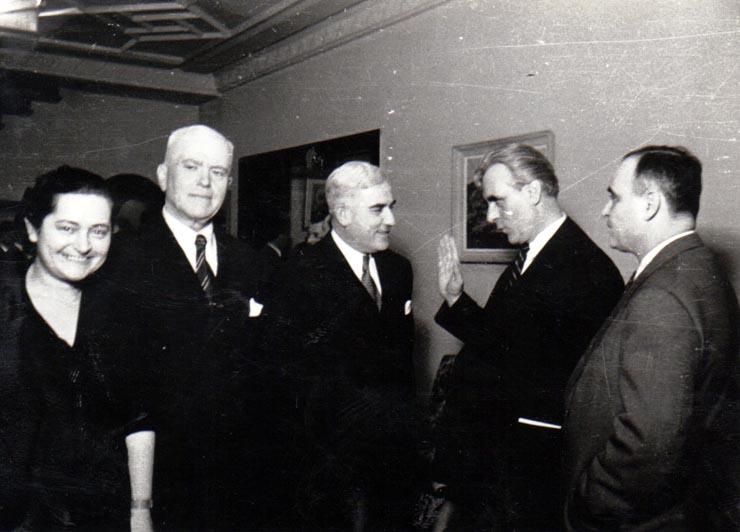 Gh. Gh.-Dej, Petru Groza, S. I. Kavtaradze, Natalia Scurtu, prof. Sava Ganovski la spectacolul de gală din sala Patria, cu prilejul închiderii săptămânii prieteniei româno-bulgare. (7 martie 1950)