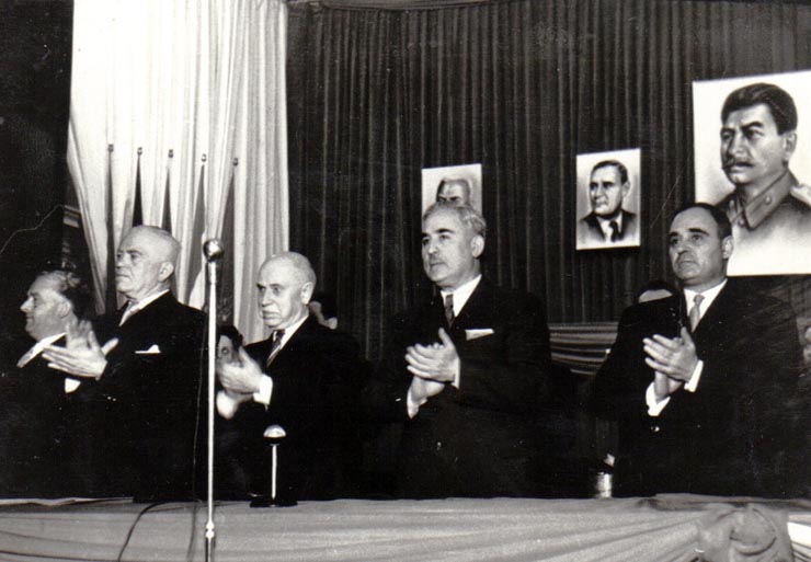 Gh. Gh.-Dej, Petru Groza, C. I. Parhon, S. I. Kavtaradze ş.a. participă la festivitatea organizată la Ateneul Român, cu ocazia sărbătoririi a cinci ani de la eliberarea Ungariei de armata sovietică.(3 aprilie 1950)