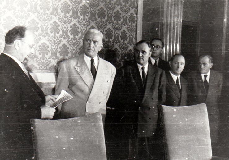 Gh. Gh.-Dej, Petru Groza, Walter Ulbricht, Iosif Chişinevschi, Chivu Stoica la solemnitatea de la Consiliul de Miniştri, cu prilejul semnării declaraţiei comune şi a unor acorduri între R.P.R. şi R.D.G. (22 septembrie 1950)