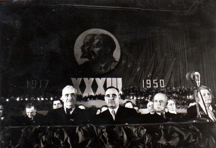 Gh. Gh.-Dej, C. I. Parhon, Ana Pauker în prezidiul adunării festive de la Ateneul Român, cu prilejul celei de a 33-a aniversări a Marii Revoluţii Socialiste din Octombrie. (6 noiembrie 1950)