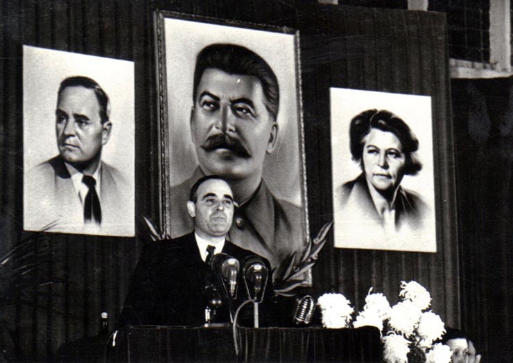 Gh. Gh.-Dej vorbind la marele miting de la Atelierele I.T.B. Floreasca, cu prilejul alegerilor din 3 decembrie 1950. (1 decembrie 1950)