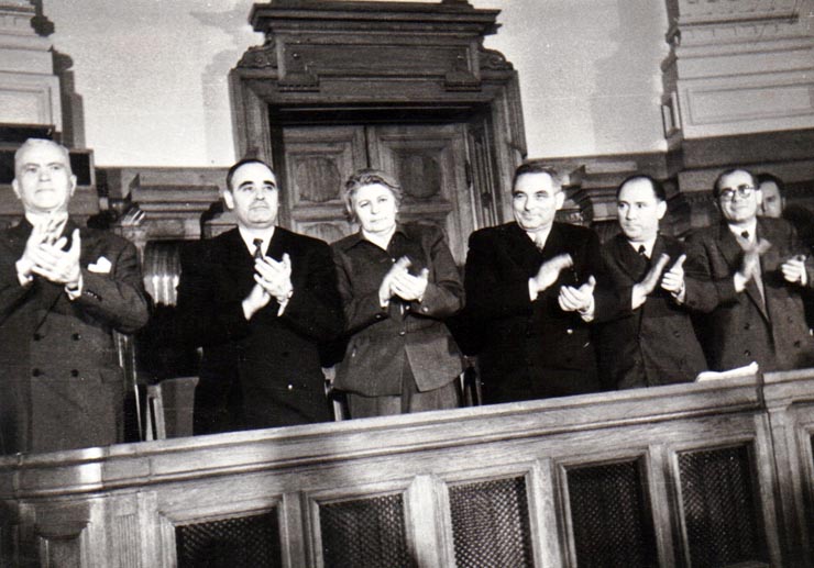 Gh. Gh.-Dej, Petru Groza, Ana Pauker, Vasile Luca, Teohari Georgescu, Iosif Chişinevschi, Avram Bunaciu pe banca ministerială la M.A.N., cu prilejul votării legii Planului Cincinal de dezvoltare a economiei naţionale pe anii 1951-1955. (15 decembrie 1950)