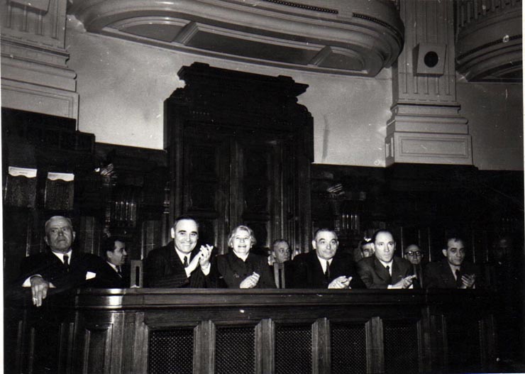 Gh. Gheorghiu-Dej, P. Groza, Th. Georgescu, Ana Pauker,  I. Chişinevschi, V. Luca, D-tru Petrescu, E. Bodnăraş, ş.a., pe banca ministerială la ce-a de-a XI-a sesiune ordinară a Marii Adunări Naţionale, în cadrul căreia s-a luat în discuţie proiectul de lege pentru aprobarea Bugetului de Stat al R.P.R. pe anul 1952.(26.03.1952).