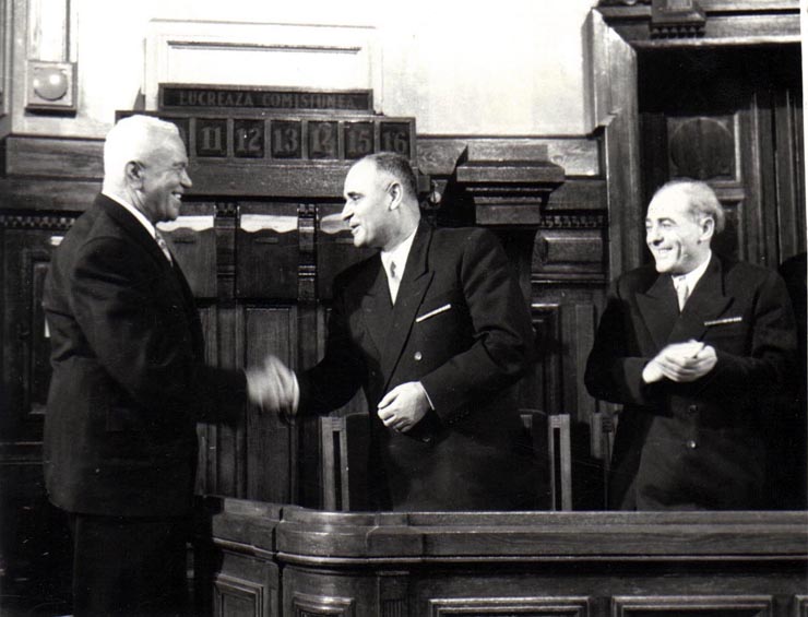 Gh. Gheorghiu-Dej, P. Groza, I. Chişinevschi, ş.a., la cea de-a XIII-a sesiune a M.A.N. care a votat Constituţia R.P.R.(22.04.1952).