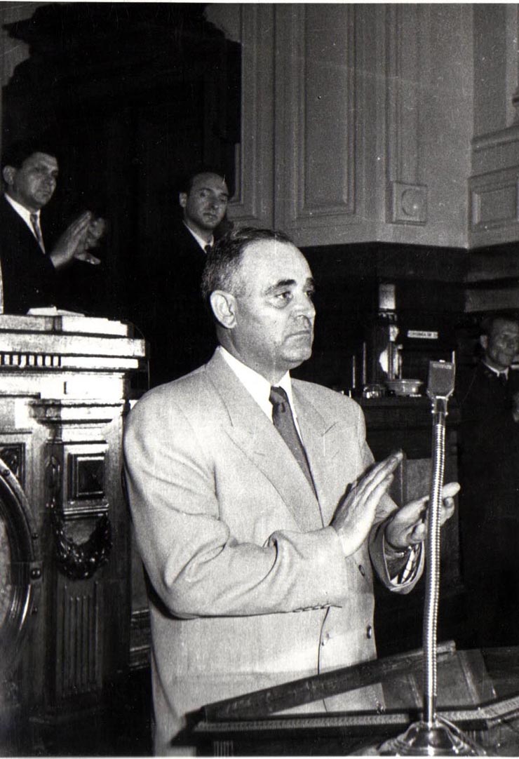 Gh. Gheorghiu-Dej vorbind la cea de-a 12-a sesiune a M.A.N., cu prilejul alegerii sale ca Preşedinte al Consiliului de Miniştri al R.P.R.(2.06.1952).