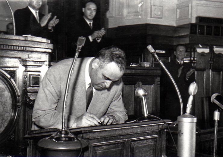 Gh. Gheorghiu-Dej la cea de-a 12-a sesiune a M.A.N., cu prilejul alegerii sale ca Preşedinte al Consiliului de Miniştri al R.P.R.(2.06.1952).