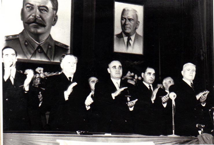 Gh. Gheorghiu-Dej, P. Groza, Al. Moghioroş, ambasadorul Uniunii Sovietice, A.I. Leontiev, Gh. Apostol, ş.a., în prezidiul adunării festive în cinstea celei de-a V-a aniversări a Republicii Populare Române (Sala Ateneului R.P.R.).(30.12.1952).