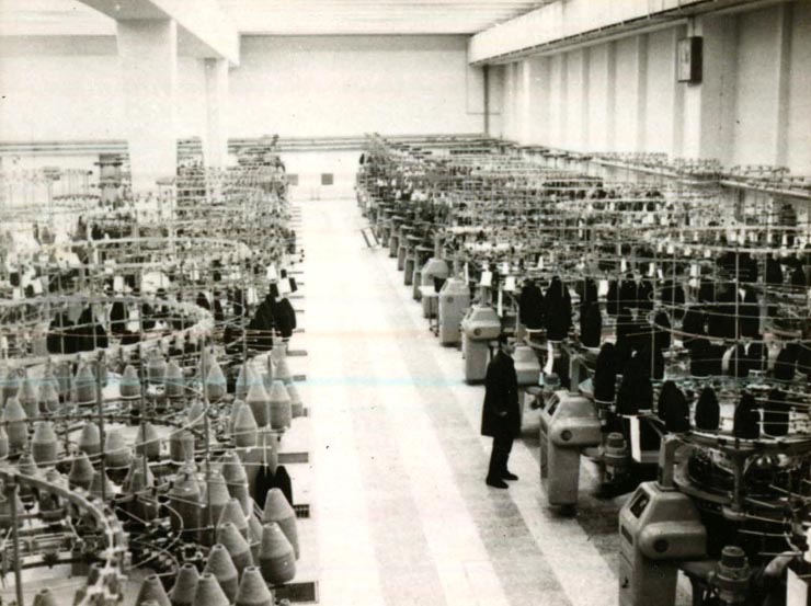 Fabrica de confecţii şi tricotaje Bucureşti.(1970)