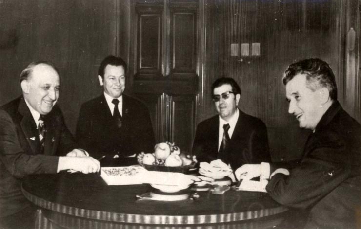 Nicolae Ceauşescu, aflat la Moscova, la Congresul al XXV-lea al P.C.U.S., s-a întâlnit cu Todor Jivkov (4 martie 1976).