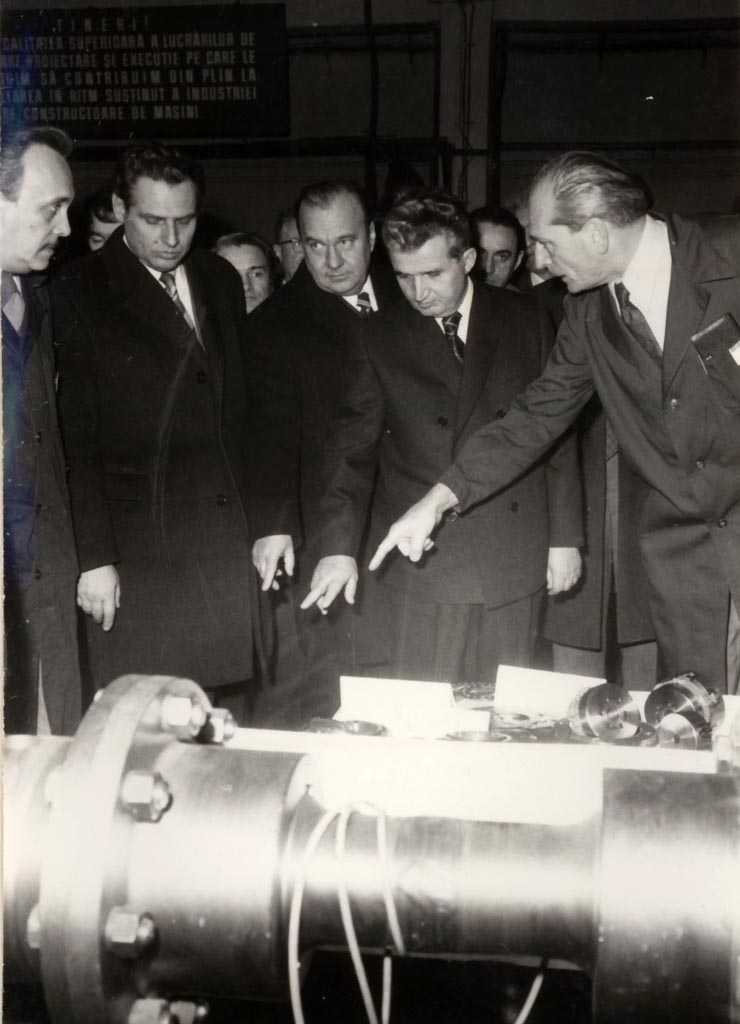 Vizita de lucru a lui Nicolae Ceauşescu şi a altor conducători de partid şi de stat, la Institutul Central de Cercetări pentru Construcţii de Maşini. (18 martie 1976)