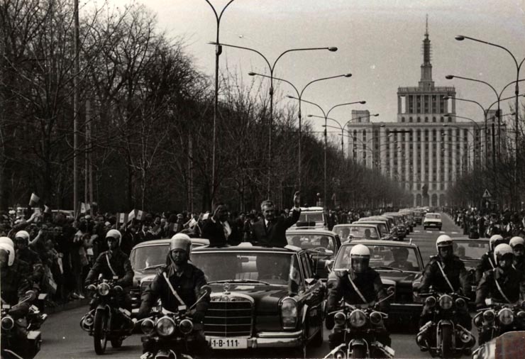 Sosirea în capitală a preşedintelui Consiliului de Stat al Republicii Guineea-Bissau, Luis Cabral, care face o vizită oficială în România. (7-10 aprilie 1976)