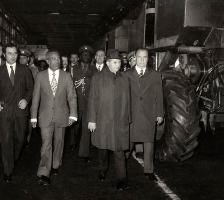 Vizita în România a preşedintelui Consiliului de Stat al Republicii Guineea-Bissau, Luis Cabral. Vizită la „Semănătoarea” (8 aprilie 1976). (7-10 aprilie 1976)