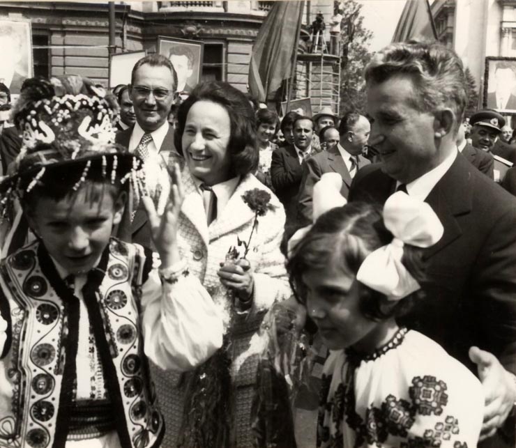 Marea manifestaţie populară a oamenilor muncii din Bucureşti, consacrată aniversării a 55 de ani de la crearea P.C.R. (8 mai 1976)