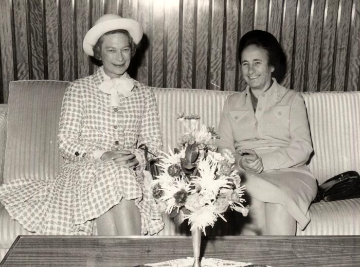 Vizita oficială în România a Alteţei Sale Regale, marele duce Jean al Luxemburgului, împreună cu marea ducesă, Josephine Chartlotte. Vizita protocolară a marii ducese la Elena Ceauşescu. (25-28 octombrie 1976)
