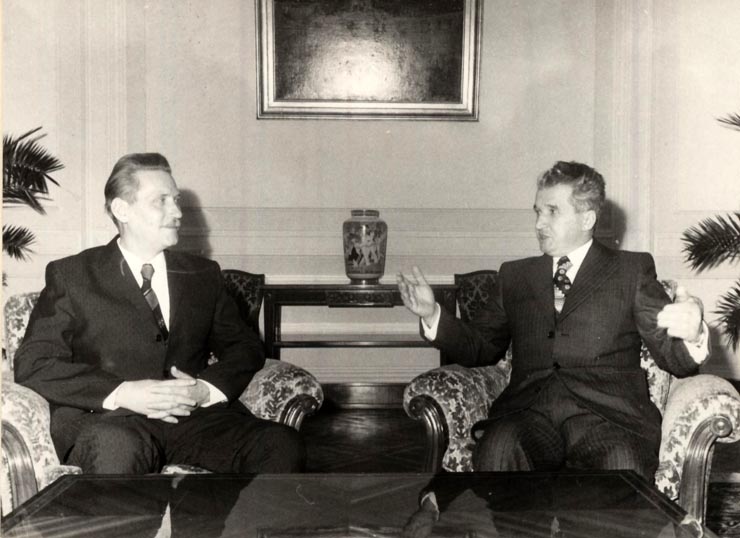 Primirea la preşedintele Nicolae Ceauşescu a lui Lázár György, preşedintele Consiliului de Miniştri al R.P. Ungare. (21 decembrie 1976)