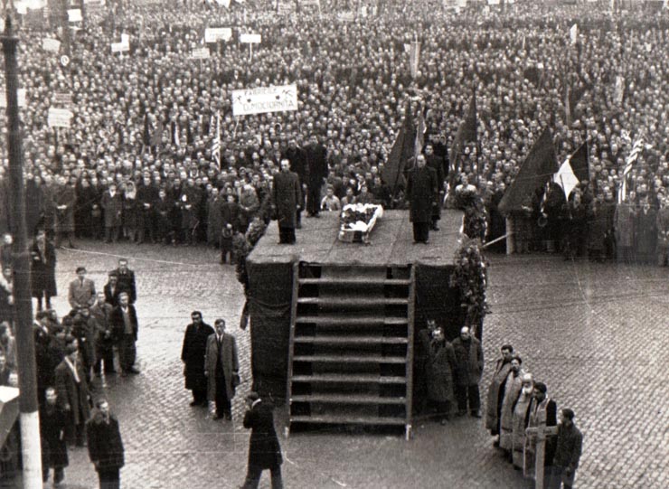 Înmormântarea de la Apărătorii Patriei