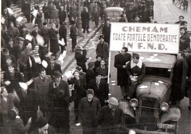 Demonstraţie comunistă în  în 13 februarie1945.