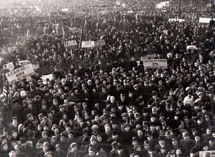 Demonstraţie comunistă în  în 13 februarie1945.