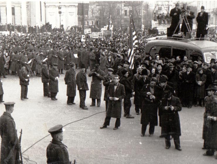 Realipirea Ardealului. Fotografie din 14.III.1945. Bucureşti.